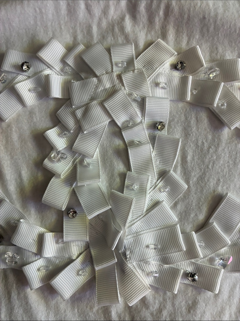 CHANEL authentic White Ribbon-Embellished CC Logo Tank - Picture 2 of 6